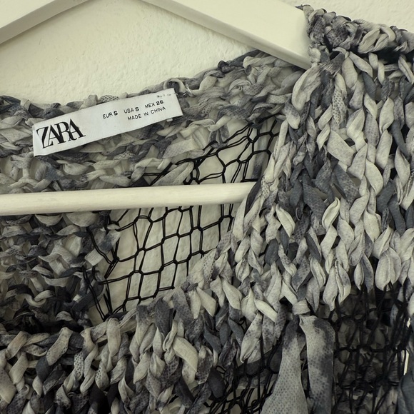 Distressed Netted Blouse - Picture 3 of 5